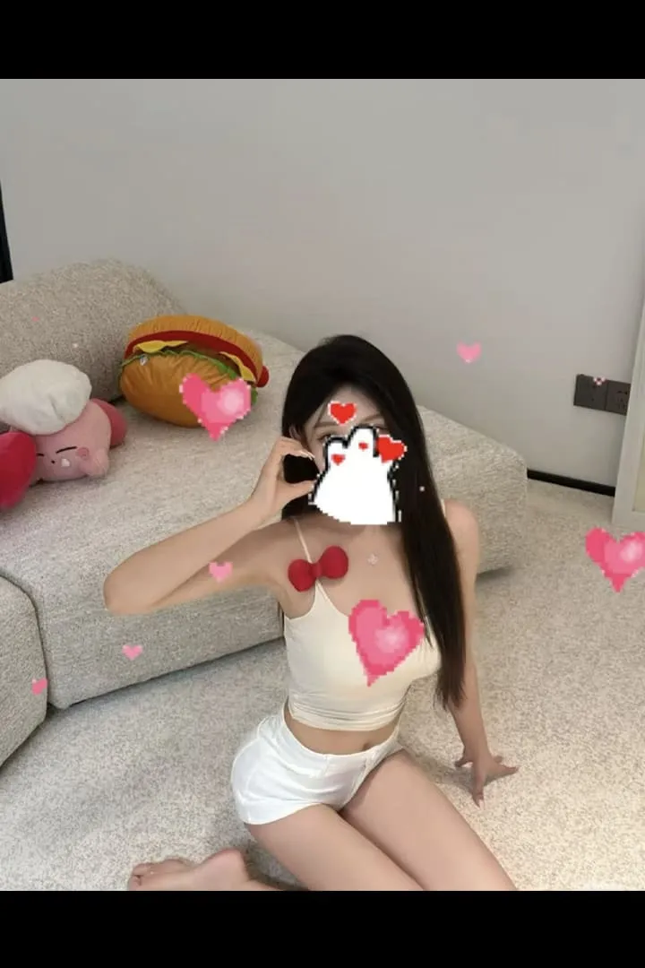 広島市流川・薬研堀エリアのリラクゼーションサロン夜櫻で施術を行うセラピスト